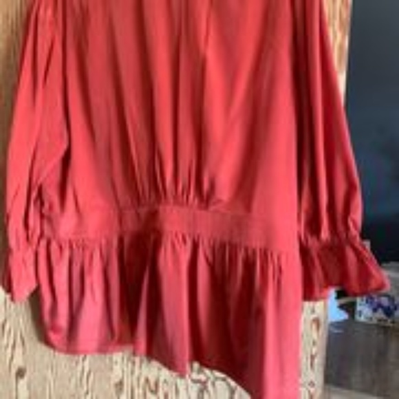 Ruffled blouse - Picture 3 of 5